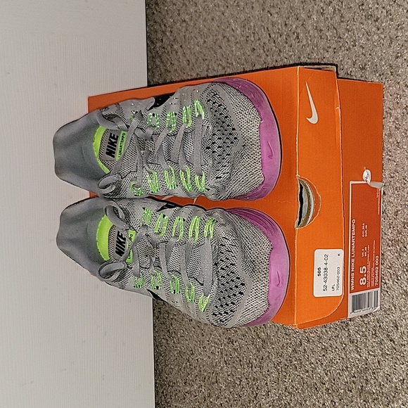 Nike running shoes womens 8.5 - Picture 2 of 5